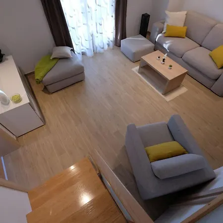 Nettes In Mit Privatem Pool By Interhome Semesterbostad Pomer