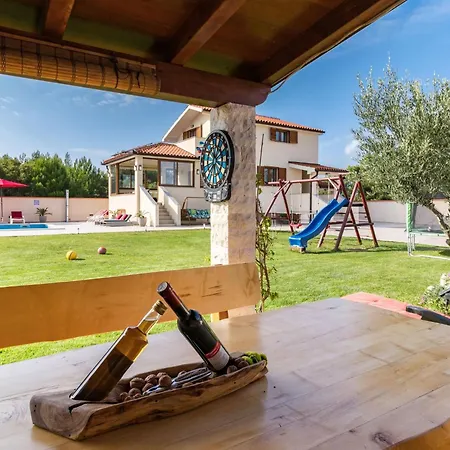 Nettes In Mit Privatem Pool By Interhome Pomer